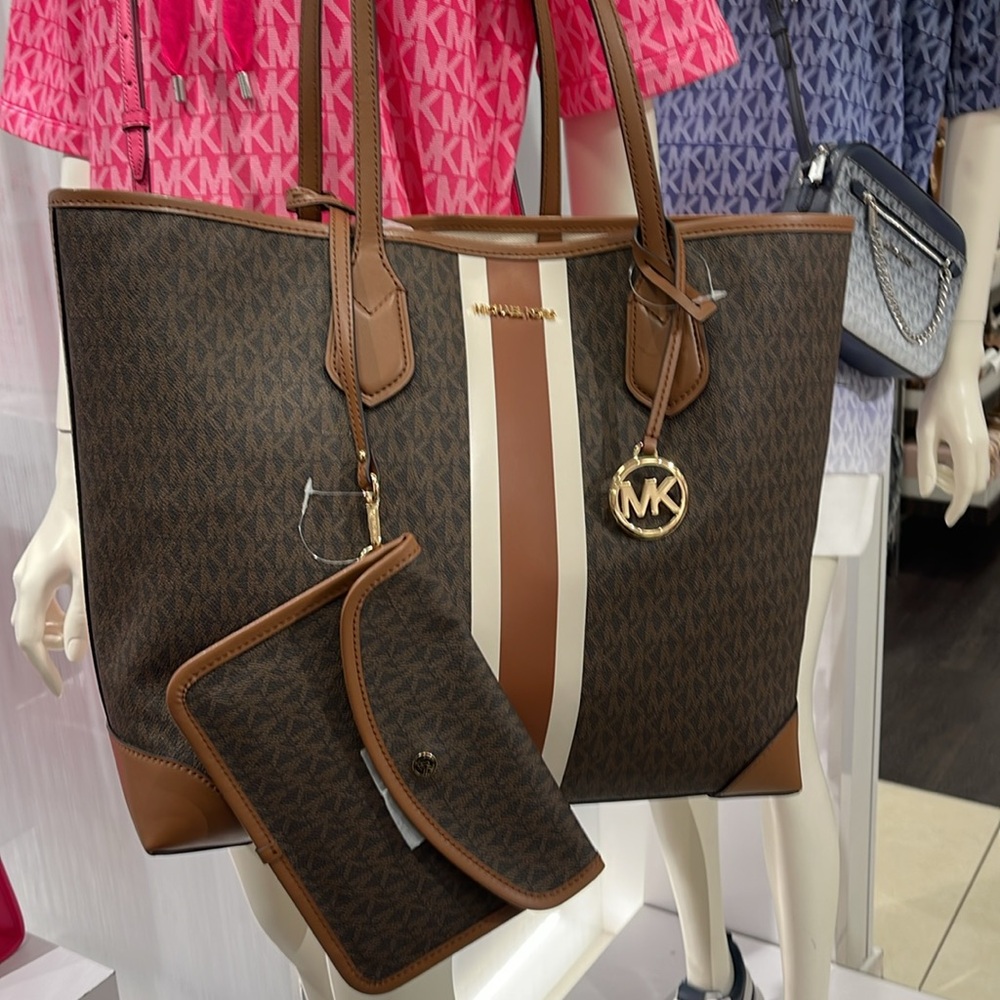 Michael Kors Eva Large Signature Logo Stripe Tote Bag
Brown 
NWT - Picture 15 of 16